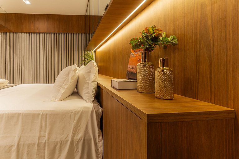 Studio Luxo 1Q Gyro Bueno by Boss