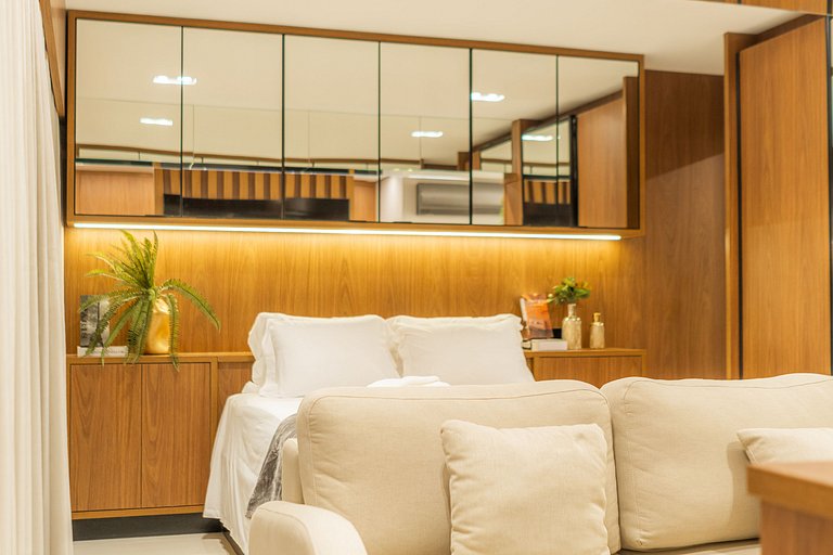 Studio Luxo 1Q Gyro Bueno by Boss