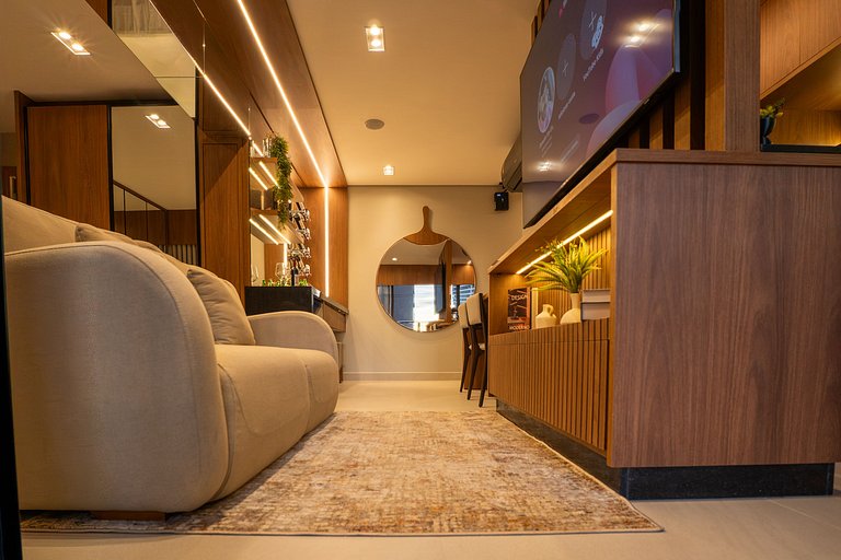 Studio Luxo 1Q Gyro Bueno by Boss