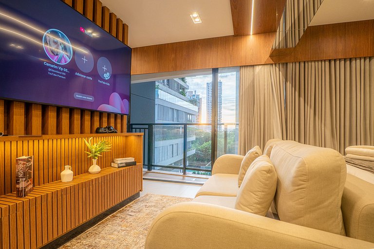 Studio Luxo 1Q Gyro Bueno by Boss