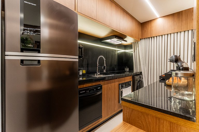 Studio Luxo 1Q Gyro Bueno by Boss