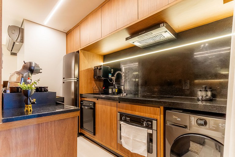 Studio Luxo 1Q Gyro Bueno by Boss