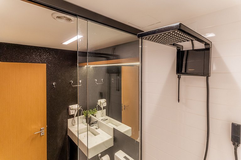 Studio Luxo 1Q Gyro Bueno by Boss