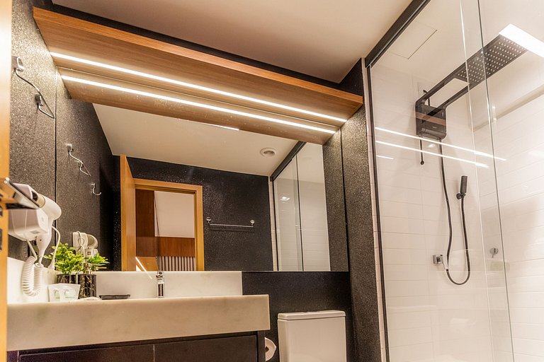 Studio Luxo 1Q Gyro Bueno by Boss