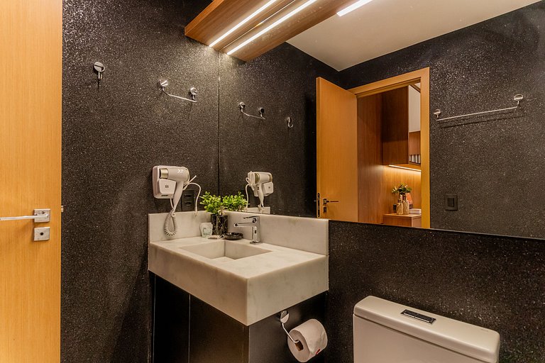 Studio Luxo 1Q Gyro Bueno by Boss