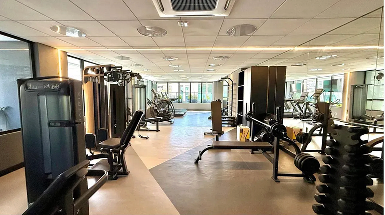 Studio Luxo 1Q Gyro Bueno by Boss