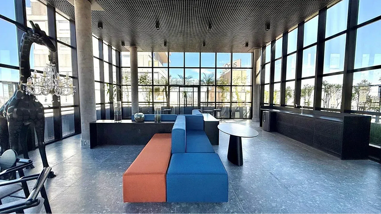 Studio Luxo 1Q Gyro Bueno by Boss